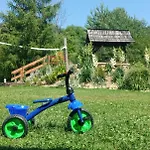 Aparthotel хамам даросо з басейном Kosiv