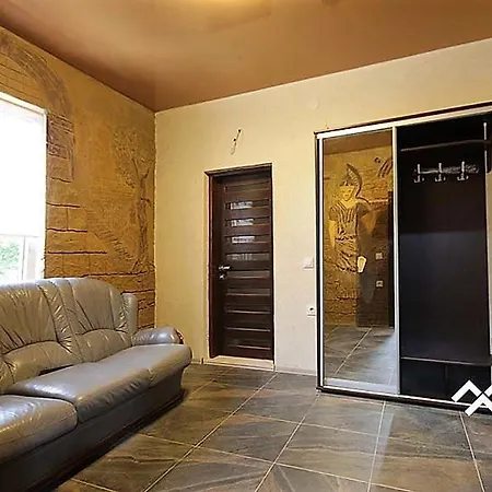 Hotel apartamentowy хамам даросо з басейном Kosów