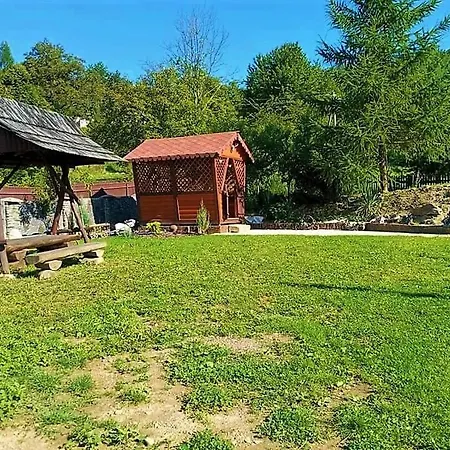 хамам даросо з басейном Hotel apartamentowy Kosów