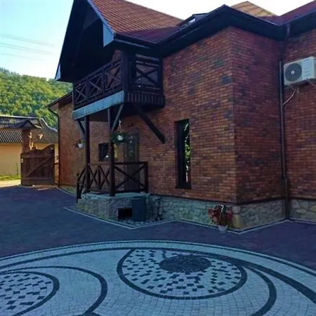 хамам даросо з басейном Aparthotel Kosiv