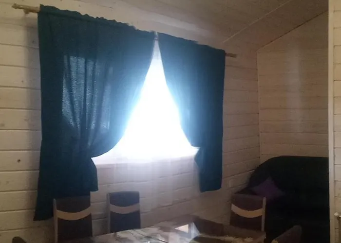 Hotel apartamentowy хамам даросо з басейном Kosów